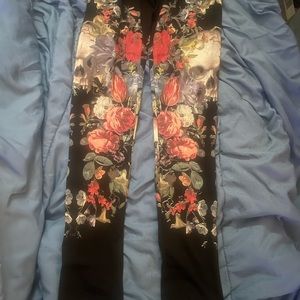 Skull and Flowers leggings by Widow size Medium